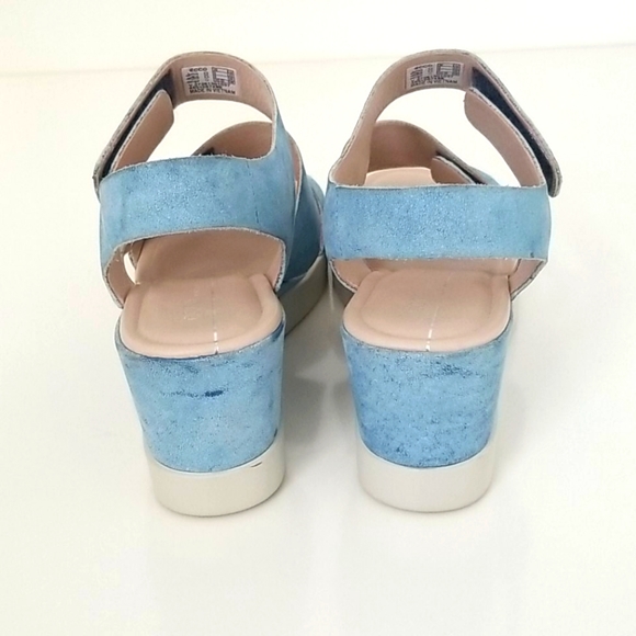 ECCO Sandals - Picture 4 of 7